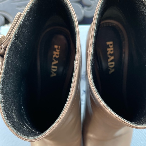 Prada Gray Leather Block-Heeled, Buckled Bootie.  Size 38-1/2 - Picture 6 of 10